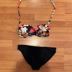 Billabong halter bikini with detachable straps